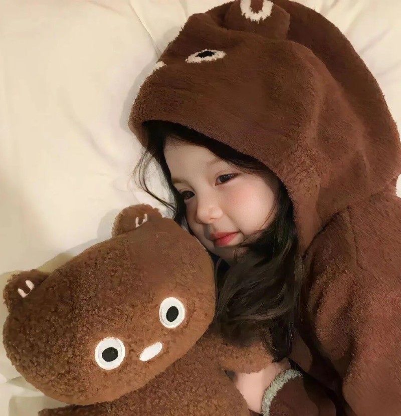 hình ảnh em bé gái dễ thương
