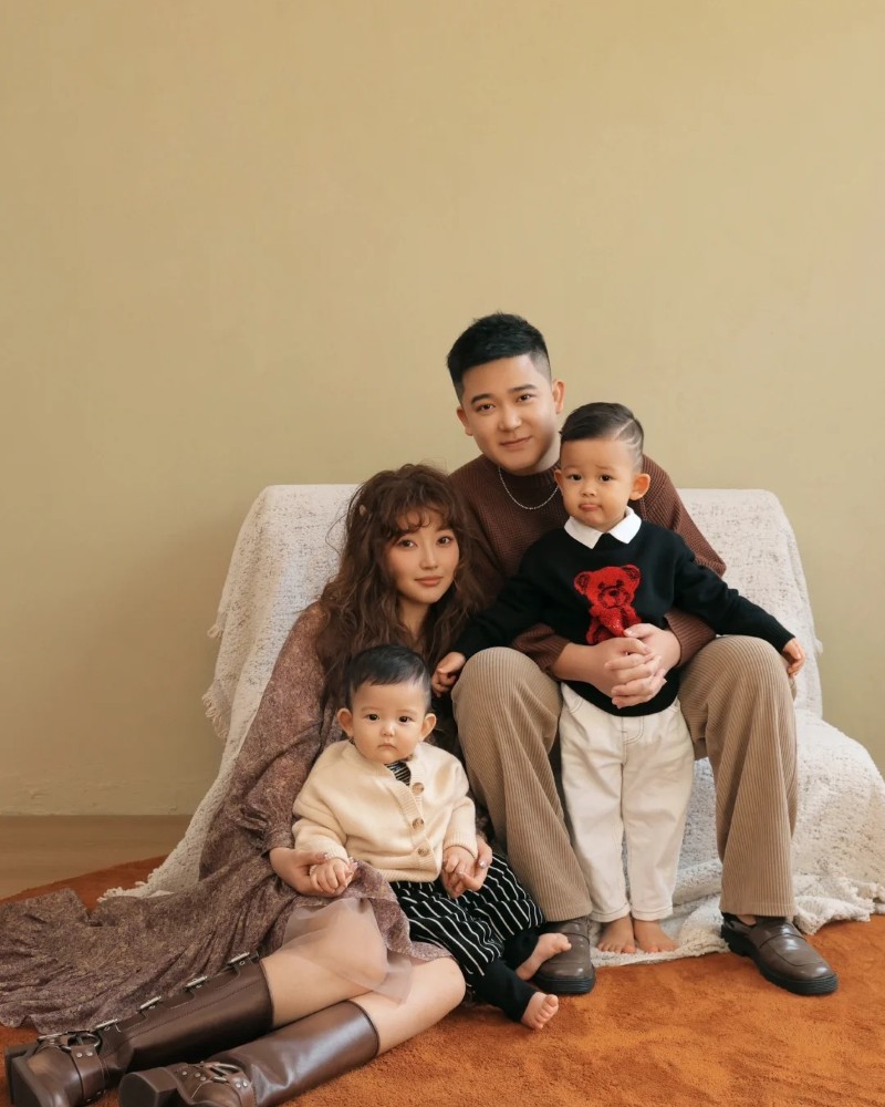 hình ảnh gia đình 4 người 17