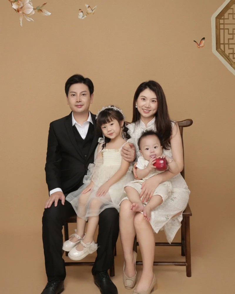 hình ảnh gia đình 4 người 18