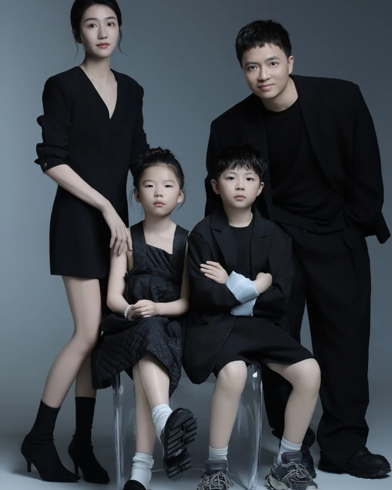 hình ảnh gia đình 4 người 21