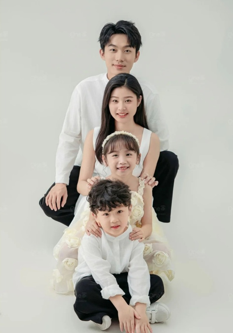 hình ảnh gia đình 4 người 24