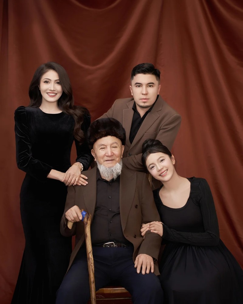 hình ảnh gia đình 4 người 27