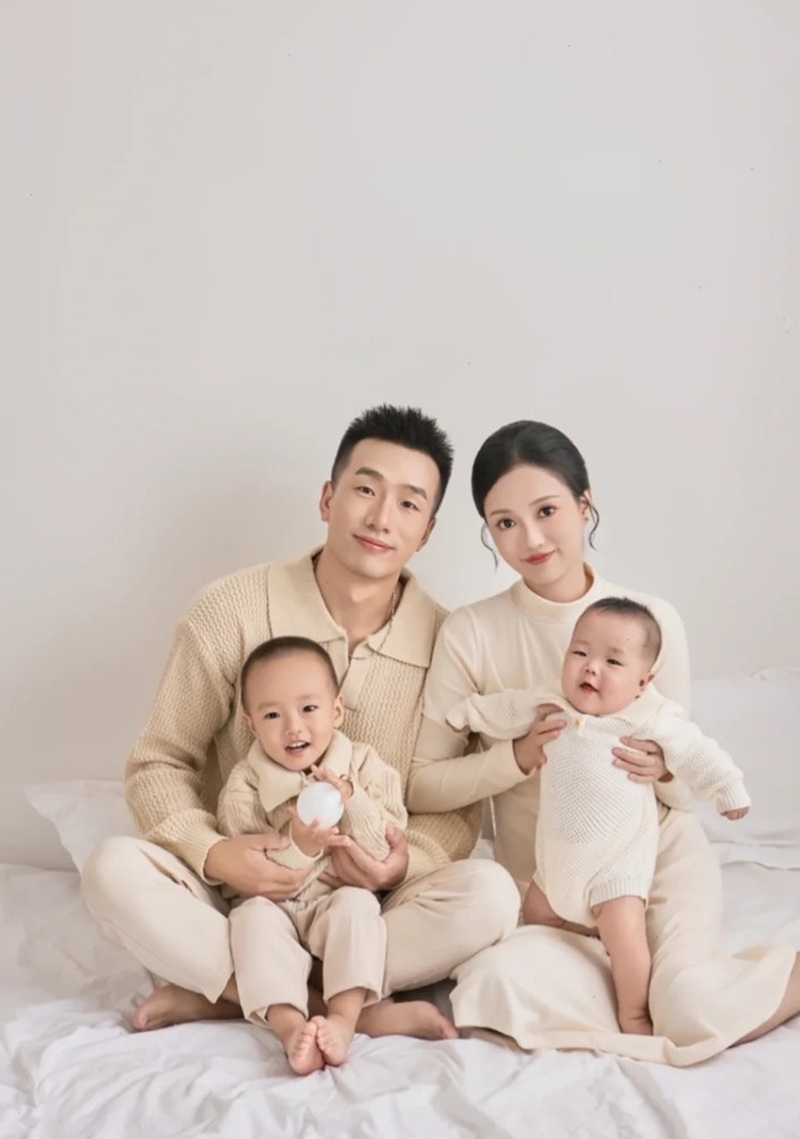 hình ảnh gia đình 4 người 3