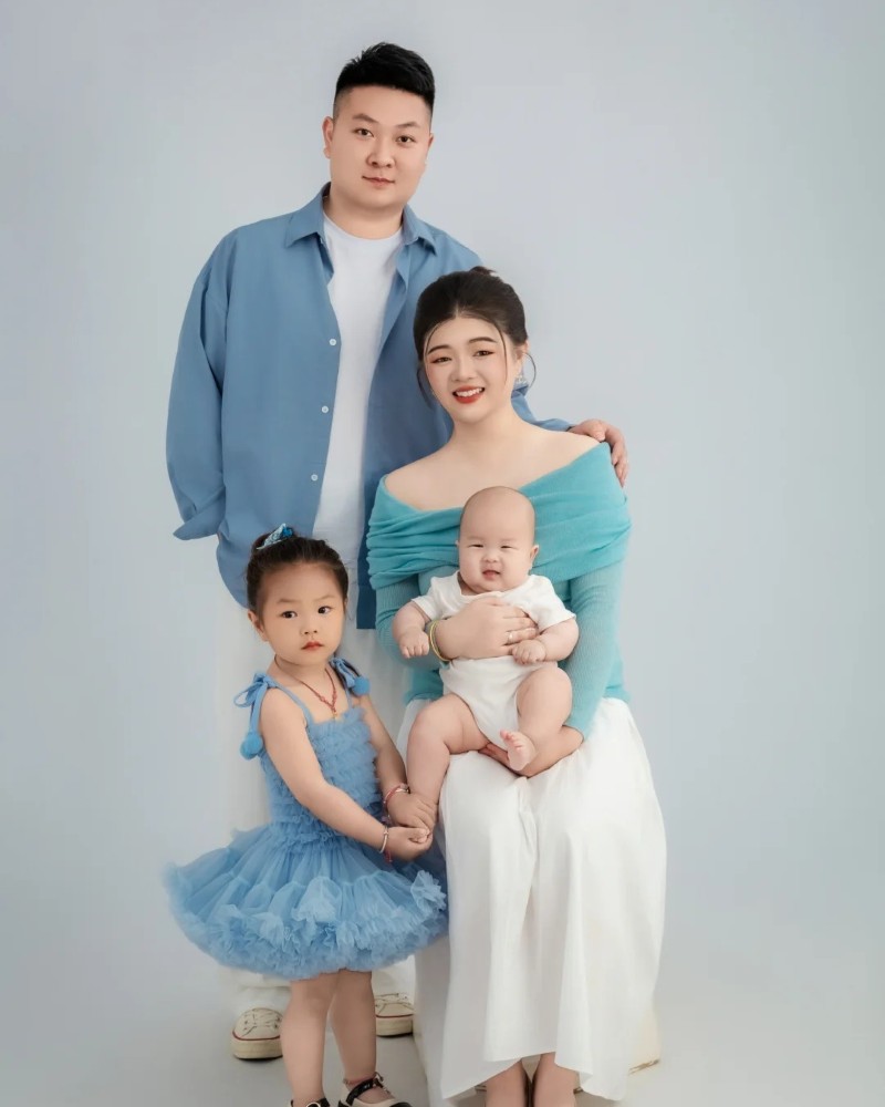 hình ảnh gia đình 4 người 5