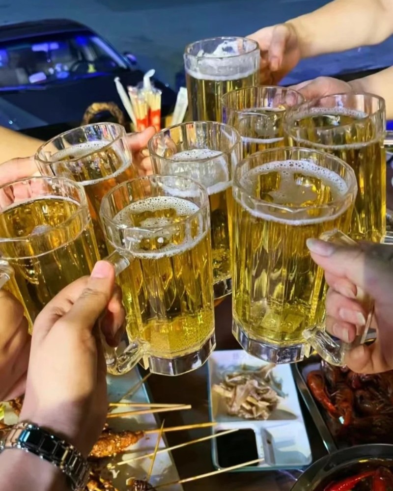hình ảnh uống bia 20