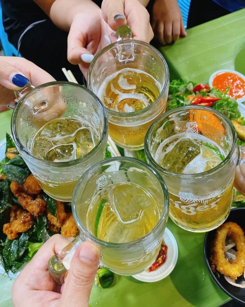hình ảnh uống bia đẹp