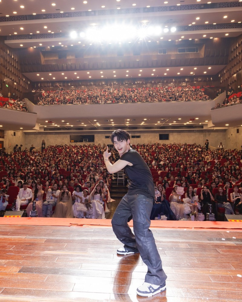 hùng huỳnh anh trai say hi